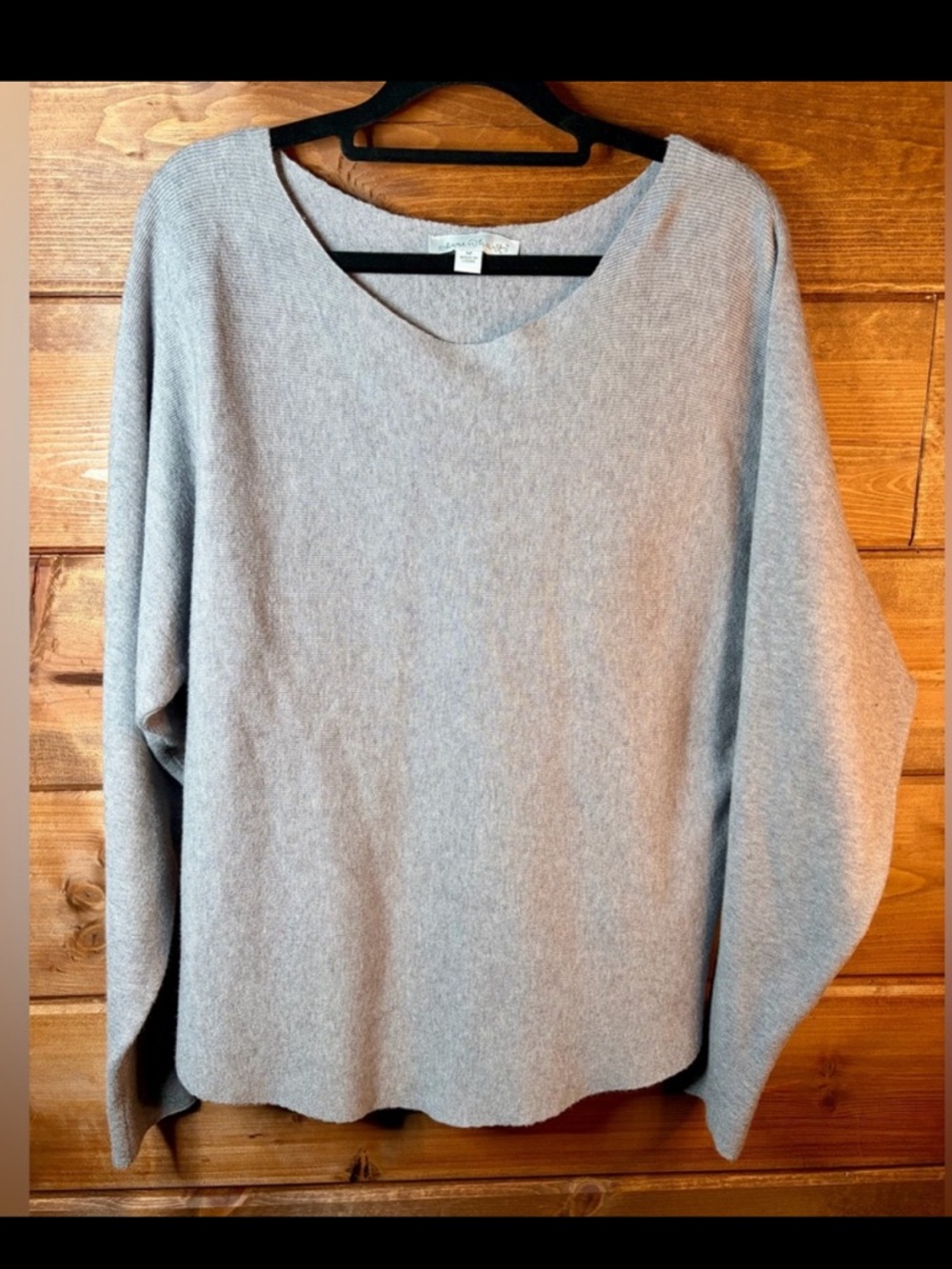 KEREN hart Light Gray Boat Neck Sweater w/Back Button Detail Size Medium 💕🩶